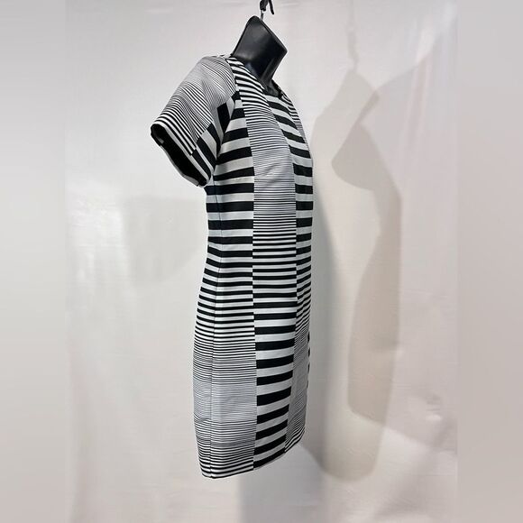 HUNTER BELL‎ Black and white stripe shift dress size M. - Picture 8 of 13